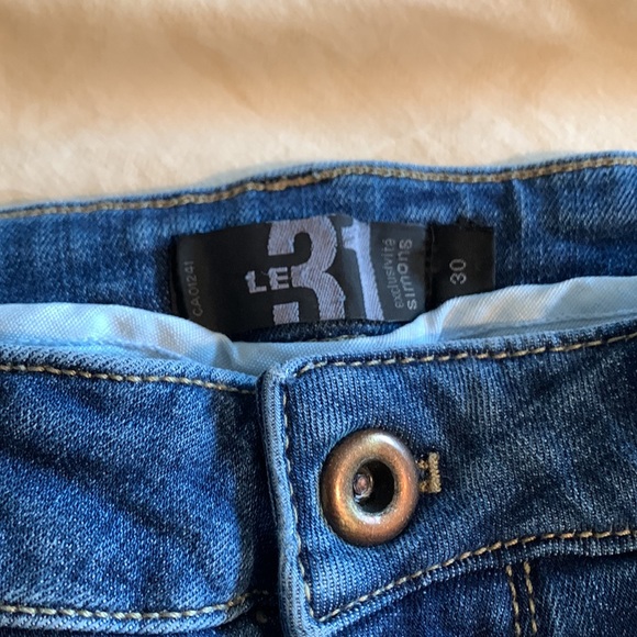 Men’s Bermuda length jean shorts - Picture 2 of 4